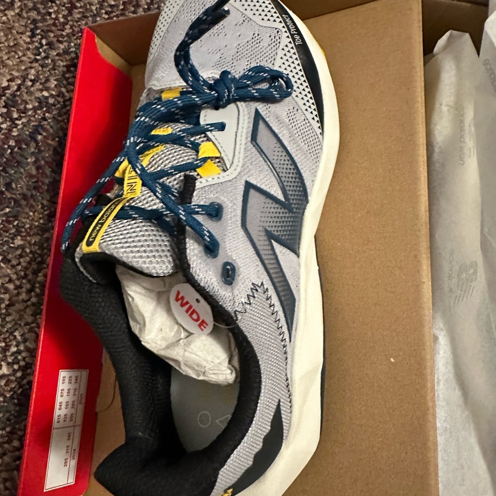 New Balance Men's Athletic Shoes in Gray and Yellow